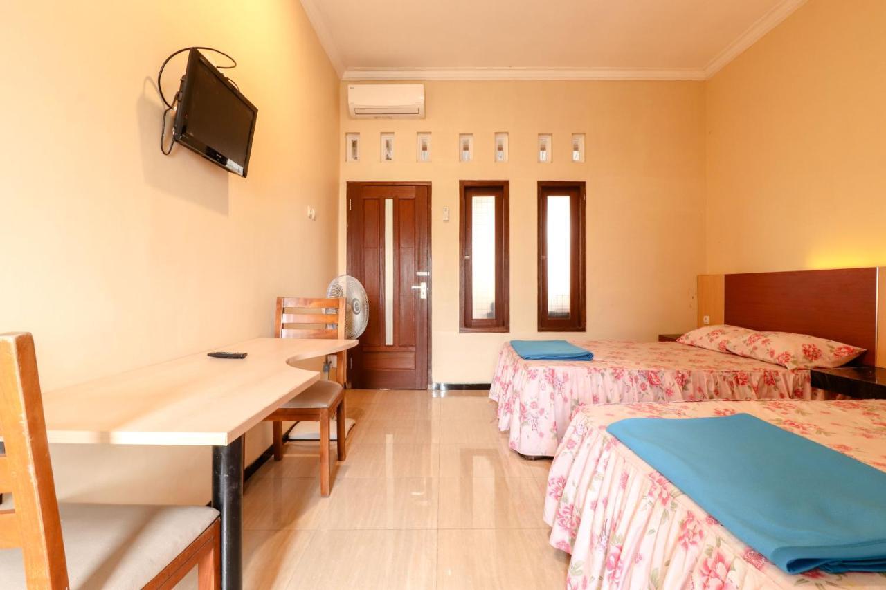 The Joglo Family Hotel Magelang Exterior photo