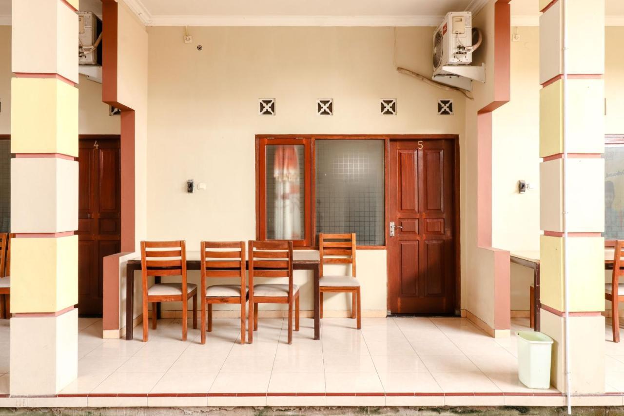 The Joglo Family Hotel Magelang Exterior photo