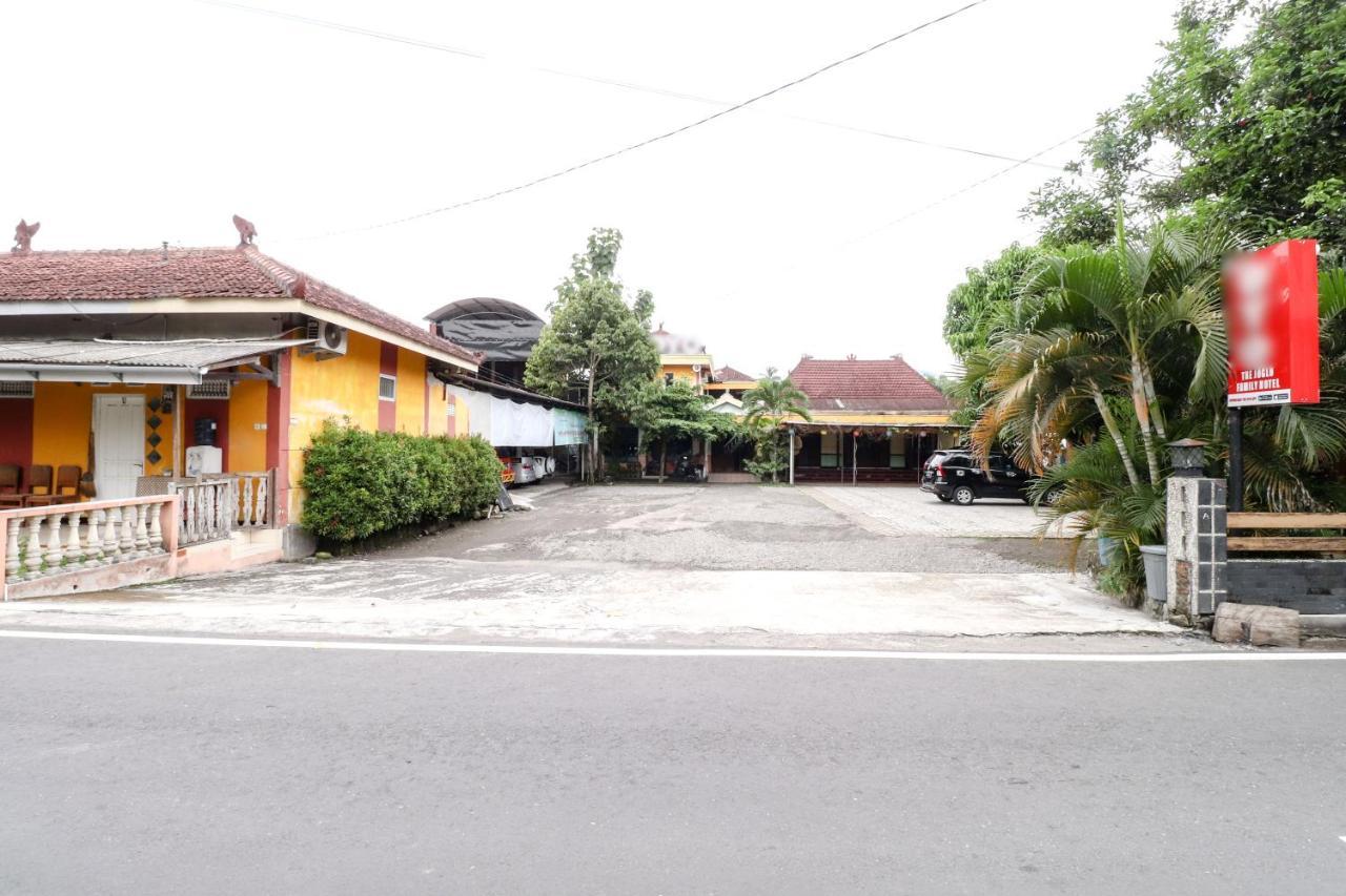 The Joglo Family Hotel Magelang Exterior photo