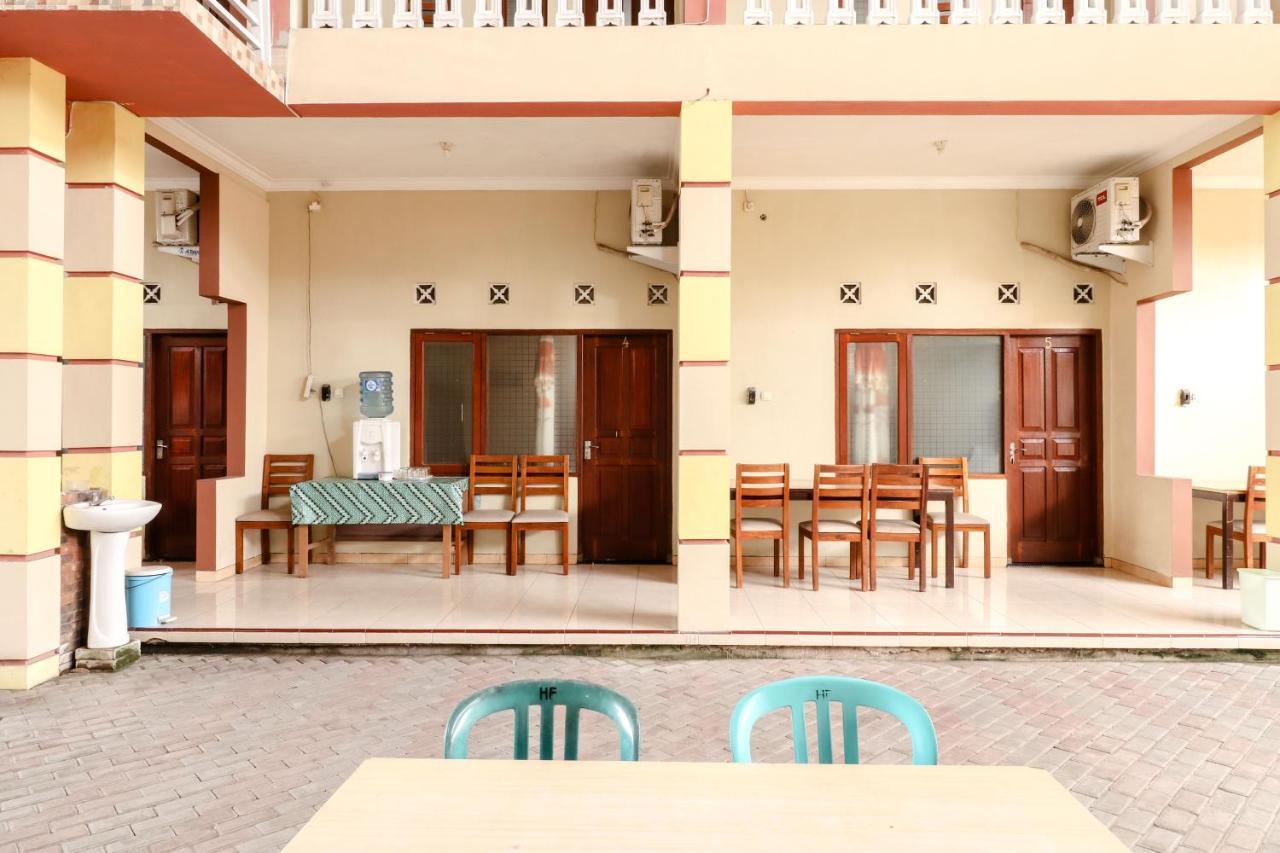 The Joglo Family Hotel Magelang Exterior photo